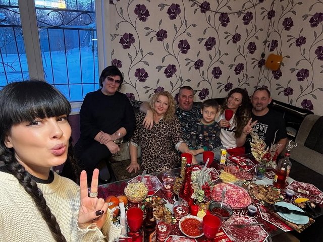 Нелли Ермолаева встречала Новый год в кругу семьи