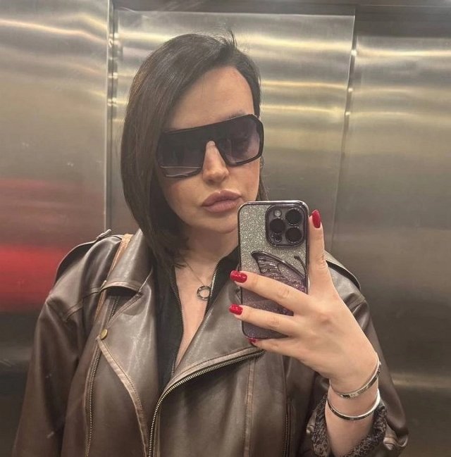 Александра Черно тяготится своей публичности и узнаваемости Александра Черно тяготится своей публичности и узнаваемости