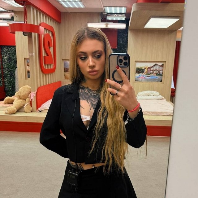 Ксения Карпова в вип-доме обустроила комнату для себя и Алика