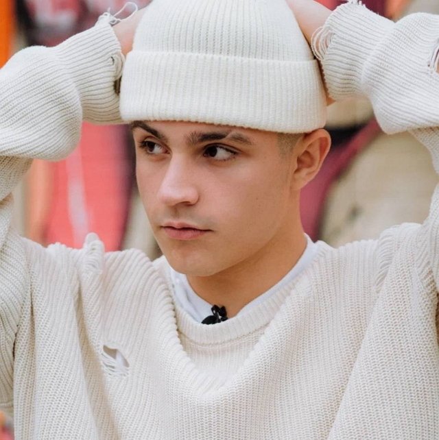 Элина Рахимова слёзно умоляет бывшего оставить её в покое