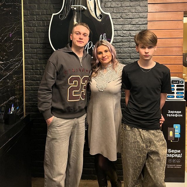 Артём Гавришов поздравил с днём рождения Андрея Лысковец