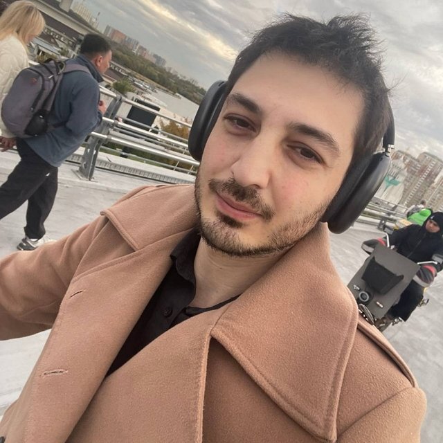 Оганесян не торопится показывать лицо своей девушки в соцсетях