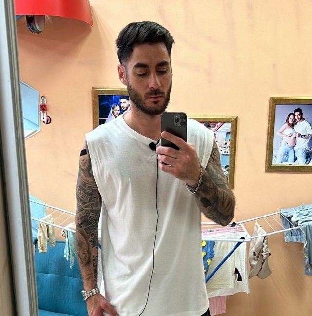 Тигран Салибеков скоро станет отцом пятого ребёнка? Тигран Салибеков скоро станет отцом пятого ребёнка?