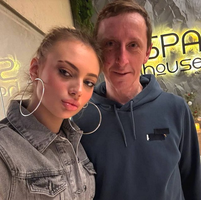 Вероника Гракович издевается над своей пожилой свекровью