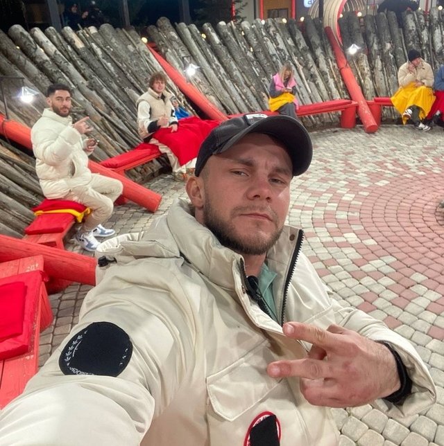 Алексей Горячий переживает за Элину Рахимовой