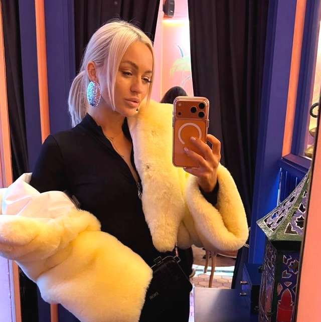 Элина Рахимова разозлилась на бестактную фанатку