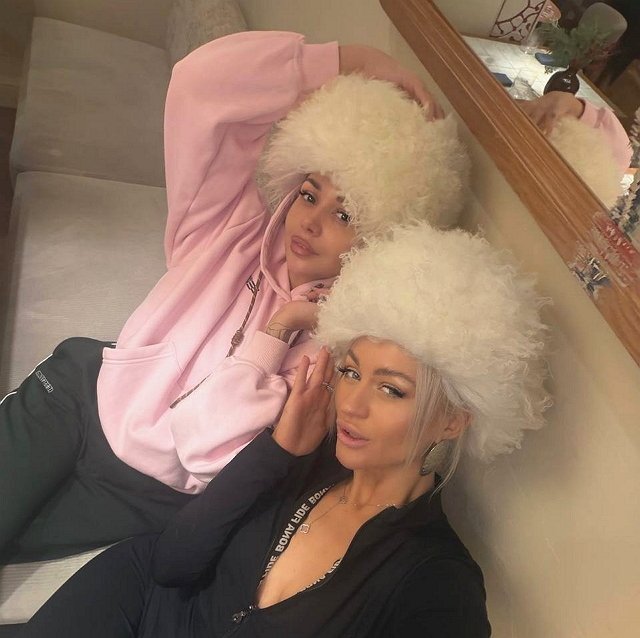 Элина Рахимова провела время с Еленой Тепловодской Элина Рахимова провела время с Еленой Тепловодской