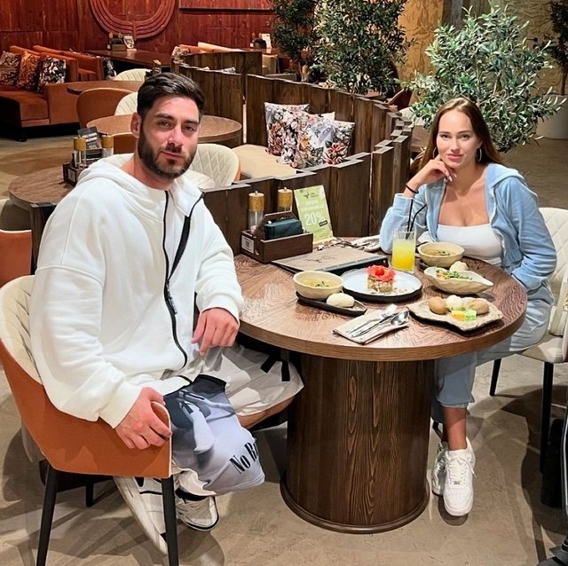 Салибеков не смог смотреть на танцы жены и сбежал с лобного Салибеков не смог смотреть на танцы жены и сбежал с лобного