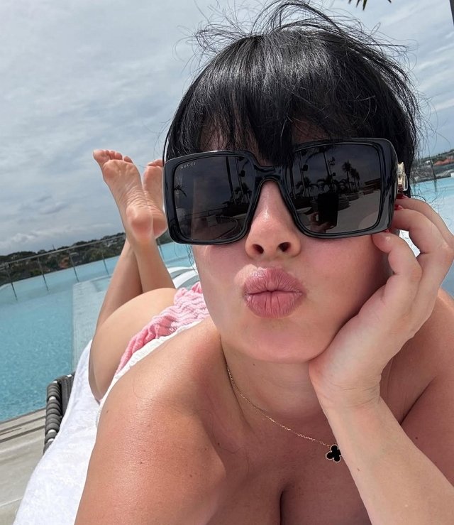 Нелли Ермолаева: Мы не привыкли друг друга поддерживать Нелли Ермолаева: Мы не привыкли друг друга поддерживать