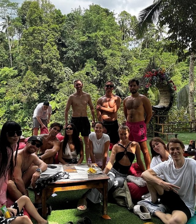 Нелли Ермолаева: Мы не привыкли друг друга поддерживать Нелли Ермолаева: Мы не привыкли друг друга поддерживать