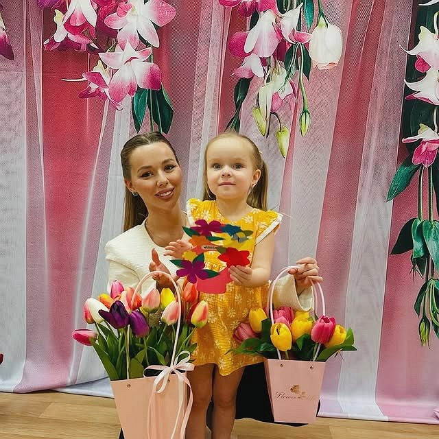 Татьяна Репина расстроена, что Афина редко видит родного отца