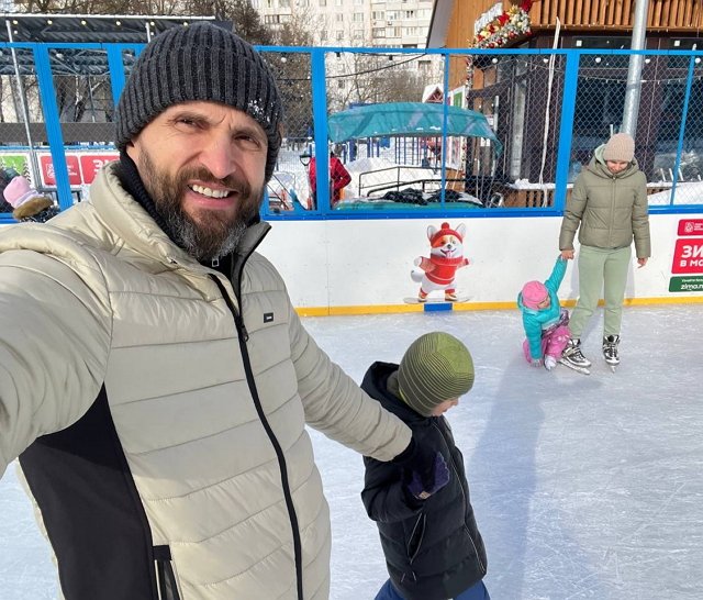 Антонина Тодерика: Девочки, поздравляю вас с весной!