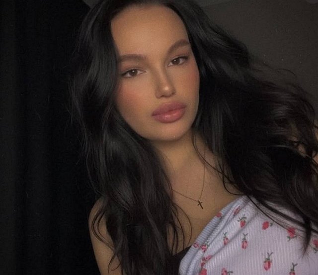 Руслан Асланов нашёл себе сговорчивую девушку