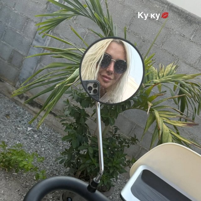 Елена Тепловодская: Ей нужно что-то срочно рассказать!