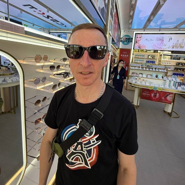 Альберт Гракович снова ревнует жену к Артёму Гавришову