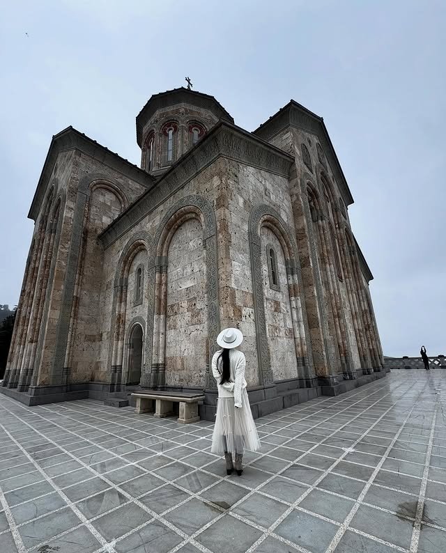 Нелли Ермолаева отправилась в Грузию на поиски 4-го мужа?