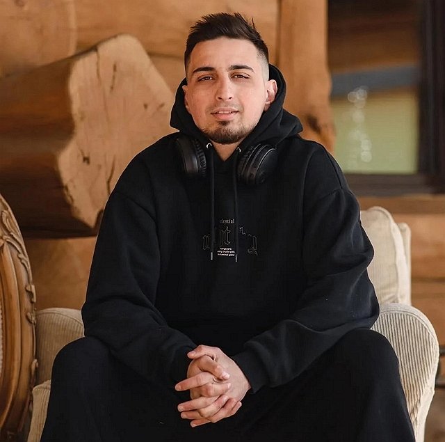 Руслану Асланову скорей повезёт с помидорами, чем с девушкой Руслану Асланову скорей повезёт с помидорами, чем с девушкой