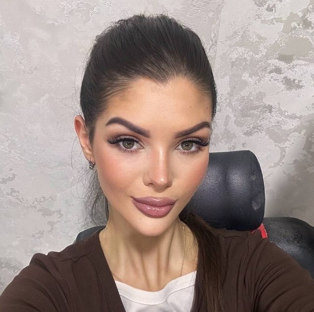 Анна Самонина запретила фанаткам рассказывать ей об экс-муже