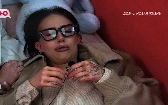 Ксения Нечаева снова унижается перед Степаном Карповым