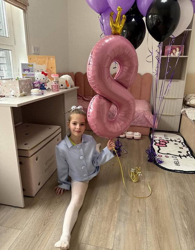 Ольга Рапунцель: Доченька, тебе сегодня исполнилось 8 лет!