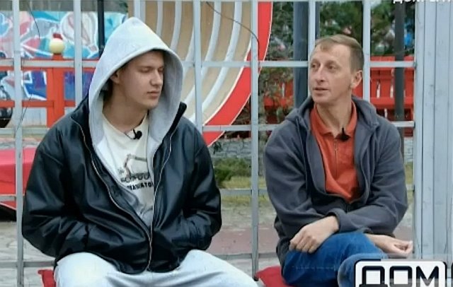 Альберту Гракович не нравится общение жены с Карповым Альберту Гракович не нравится общение жены с Карповым