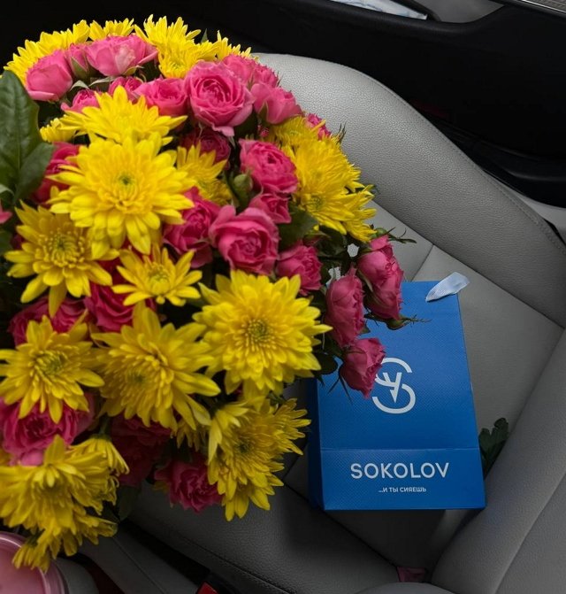 Клавдия Безверхова подарила кольцо Ксении Нечаевой Клавдия Безверхова подарила кольцо Ксении Нечаевой