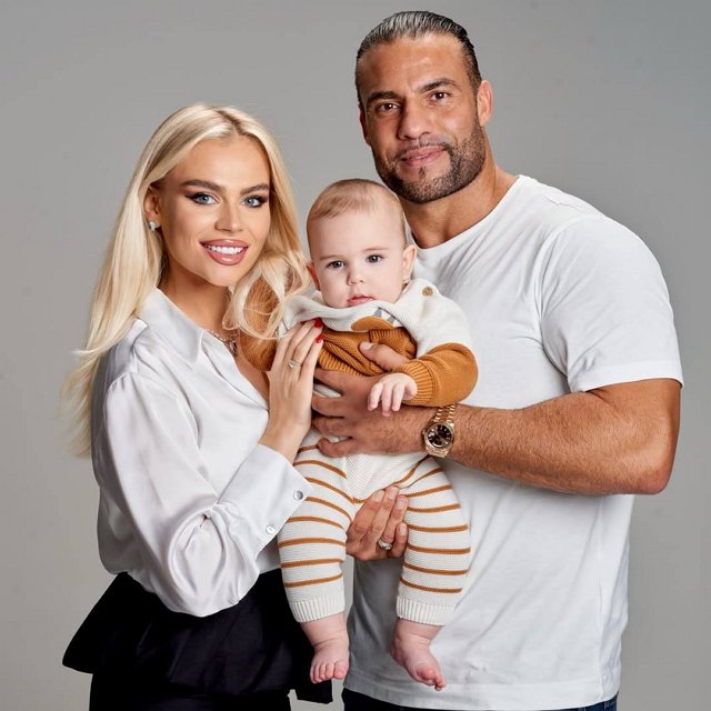 Марина Страхова нашла отель, где теперь живёт её муж с детьми