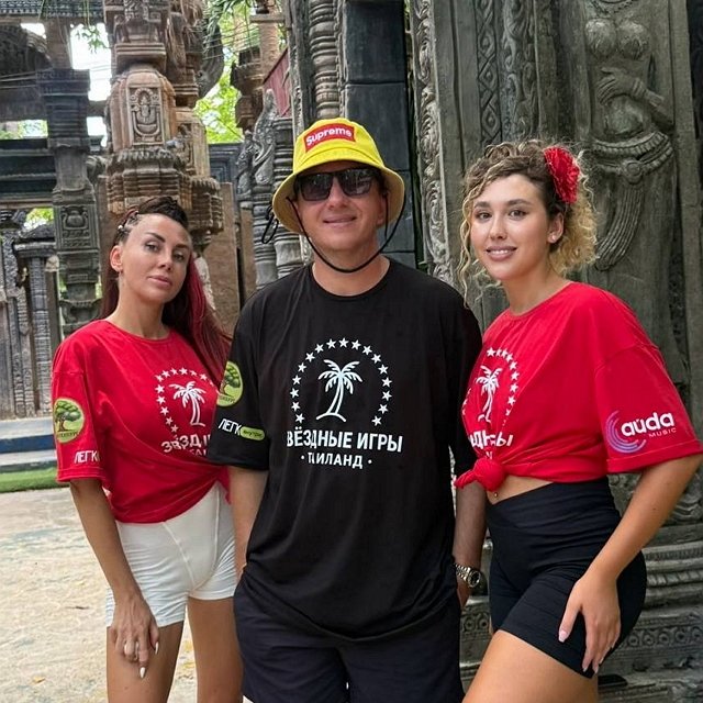 Участницы нового проекта короновали Илью Яббарова Участницы нового проекта короновали Илью Яббарова