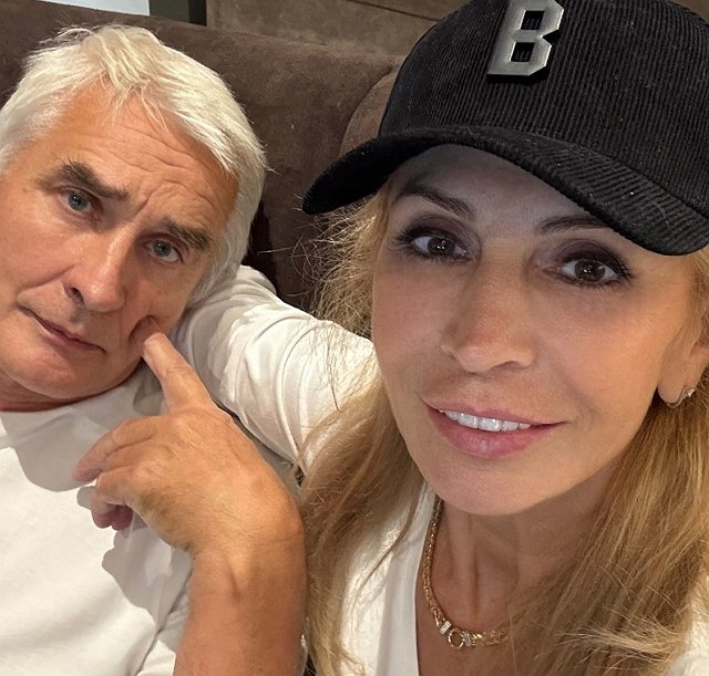 Ирина Агибалова улетела на отдых без любимого супруга