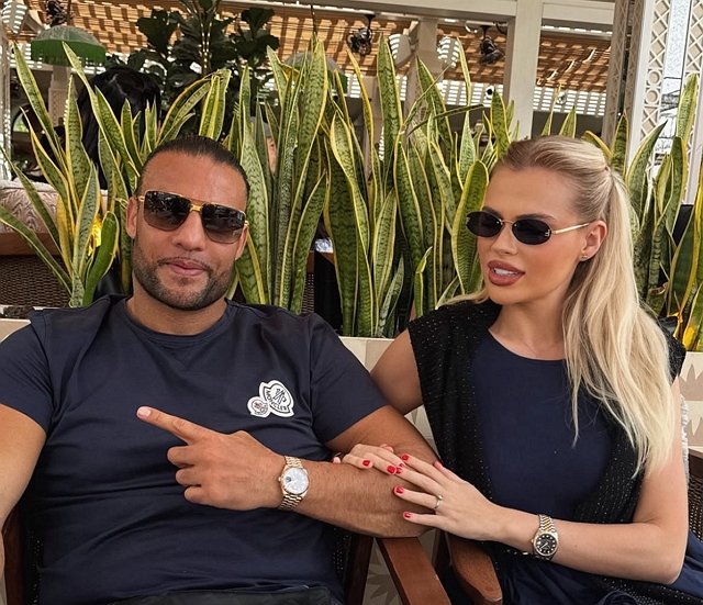 Марина Страхова воссоединилась со своим мужем-ревнивцем