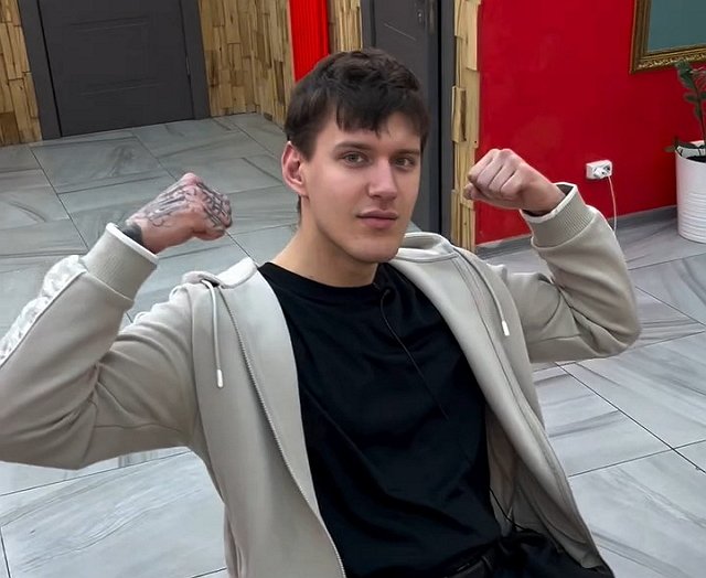 Степан Карпов попросился обратно на Дом-2