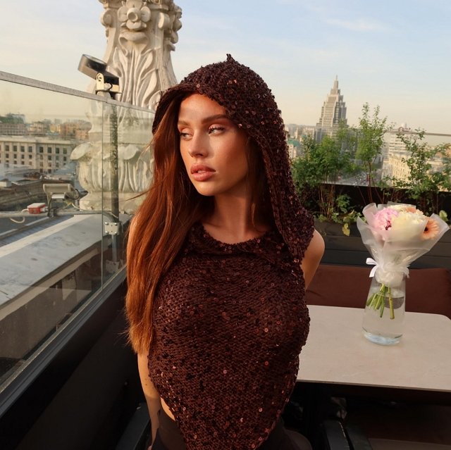 Екатерина Горина пригласила в ресторан брата и бабушку