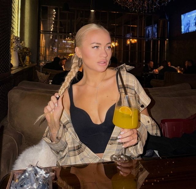 Светлана Прель пригласила в гости на радио Элину Рахимову