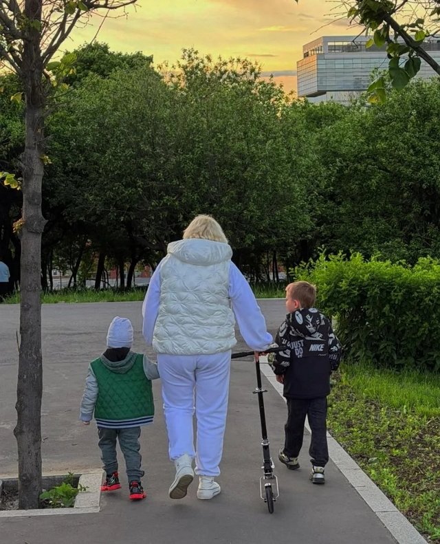 Алёна Савкина: С днём защиты детей! Алёна Савкина: С днём защиты детей!