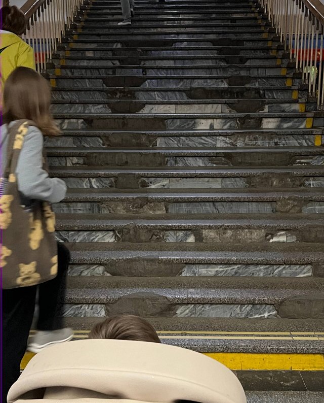 Виктория Салибекова недовольна работой столичного метро Виктория Салибекова недовольна работой столичного метро