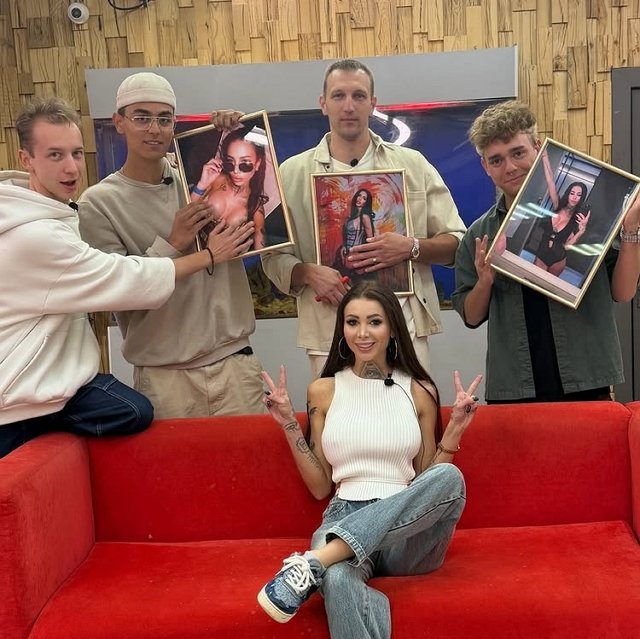 Клава Безверхова продолжает покорять парней Дома-2 Клава Безверхова продолжает покорять парней Дома-2
