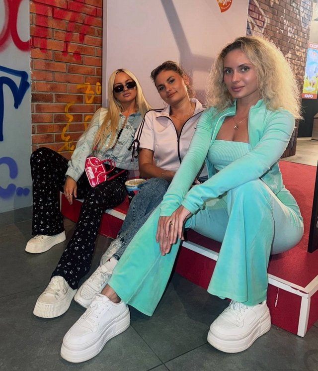 Элина Рахимова: Мы дружно решили поехать в кино