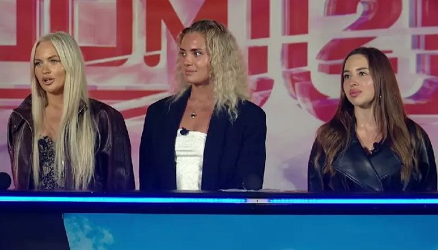 Элина Рахимова выбирает песню для музыкального конкурса Элина Рахимова выбирает песню для музыкального конкурса