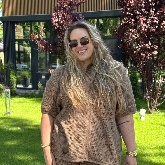 Елена Шлома отметила 33-й день рождения Елена Шлома отметила 33-й день рождения