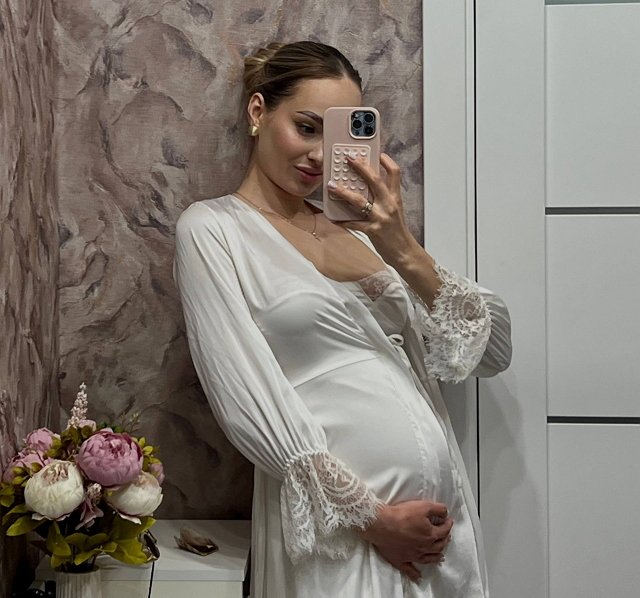 Виктория Салибекова надеется, что у них с мужем родится дочка Виктория Салибекова надеется, что у них с мужем родится дочка