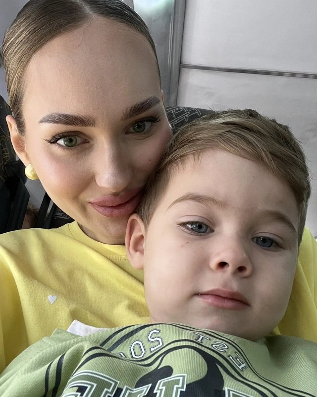 Виктория Салибекова: На площадке только взрослые детки Виктория Салибекова: На площадке только взрослые детки