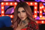 Клава Безверхова: Теперь эта дружная компашка живет у нас