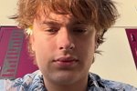 Мельников не торопится рассказывать отцу о своей «девушке»