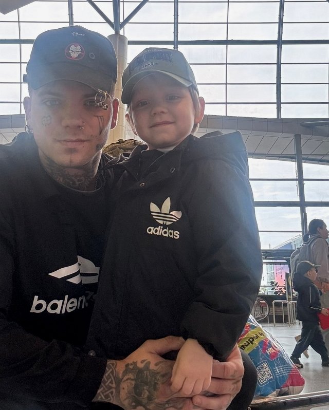 Илья Сёмин с сыном уехали в отпуск